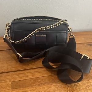 Michael Kors MK Jet Set Small Leather Barrel Crossbody